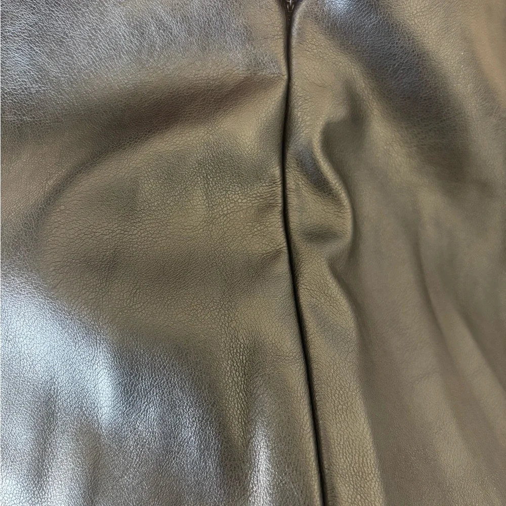 Old Navy Sleek leather Skirt - Picture 7 of 7